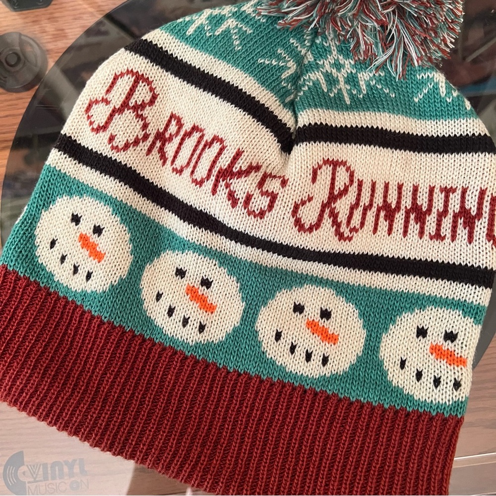 ☃️ Brooks Running Heritage Pom Beanie, Winter Hat, Brooks, NWT - Picture 4 of 8